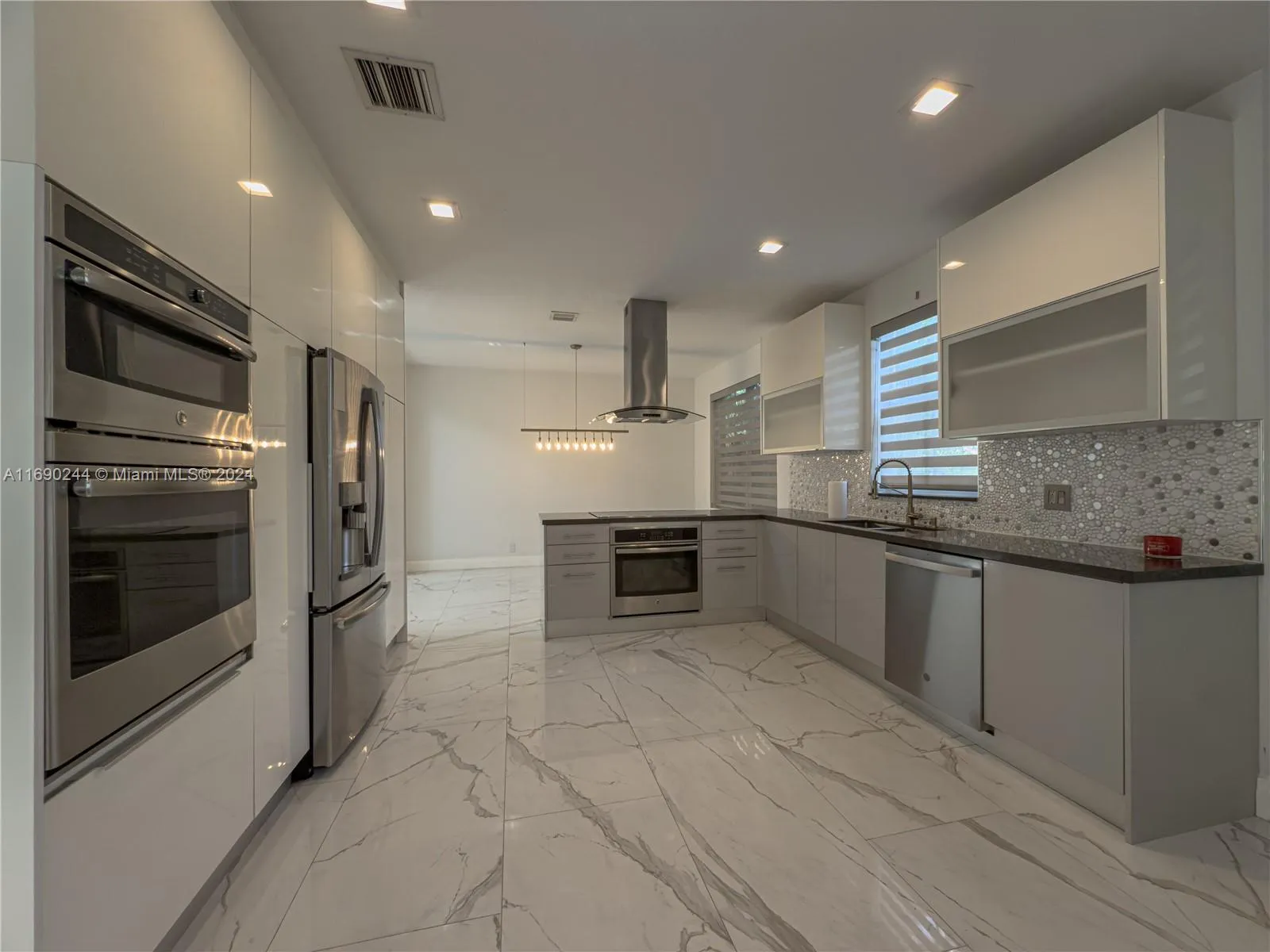 651 Honeysuckle Ln, Weston FL 33327