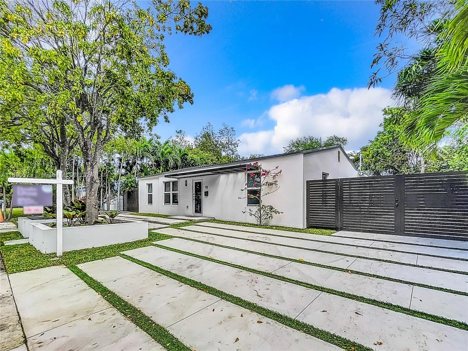 931 NE 140th St, North Miami FL 33161
