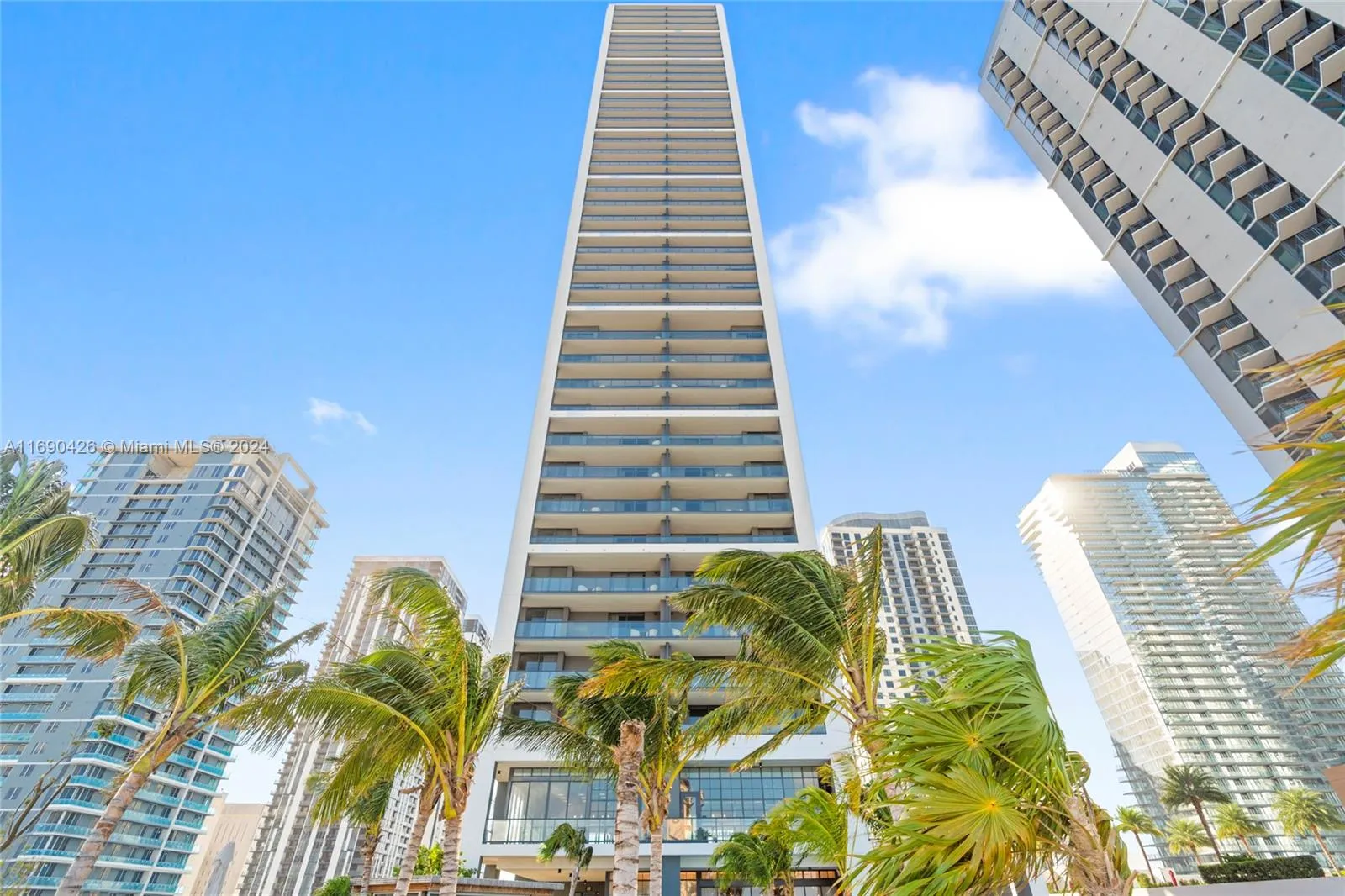 1 bedroom 1 bath for sale at 601 NE 1st Ave, Miami FL 33132