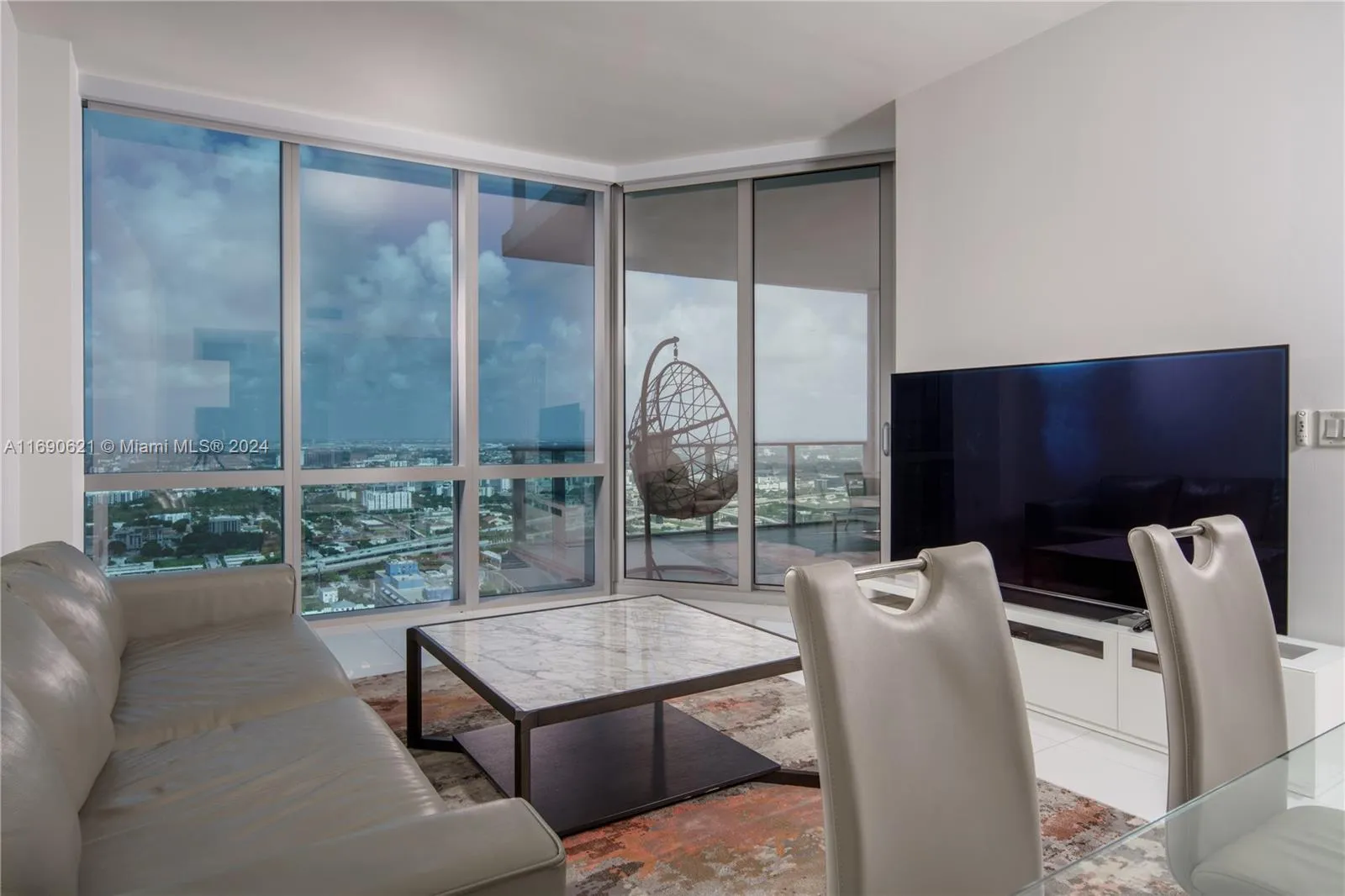 851 NE 1st Ave # 4406, Miami FL 33132