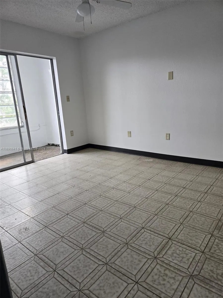 160 NE 203rd Ter # 18, Miami Gardens FL 33179