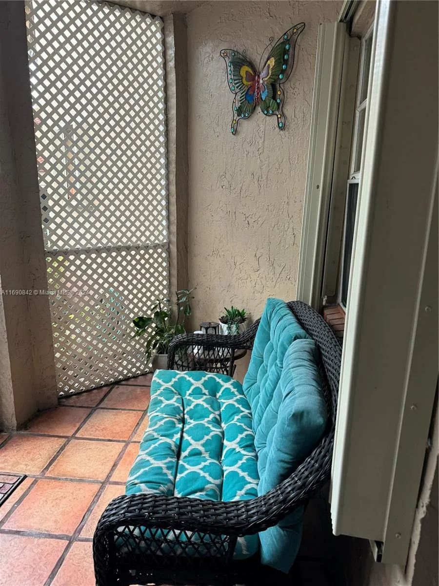 8664 SW 3rd St # 101, Pembroke Pines FL 33025