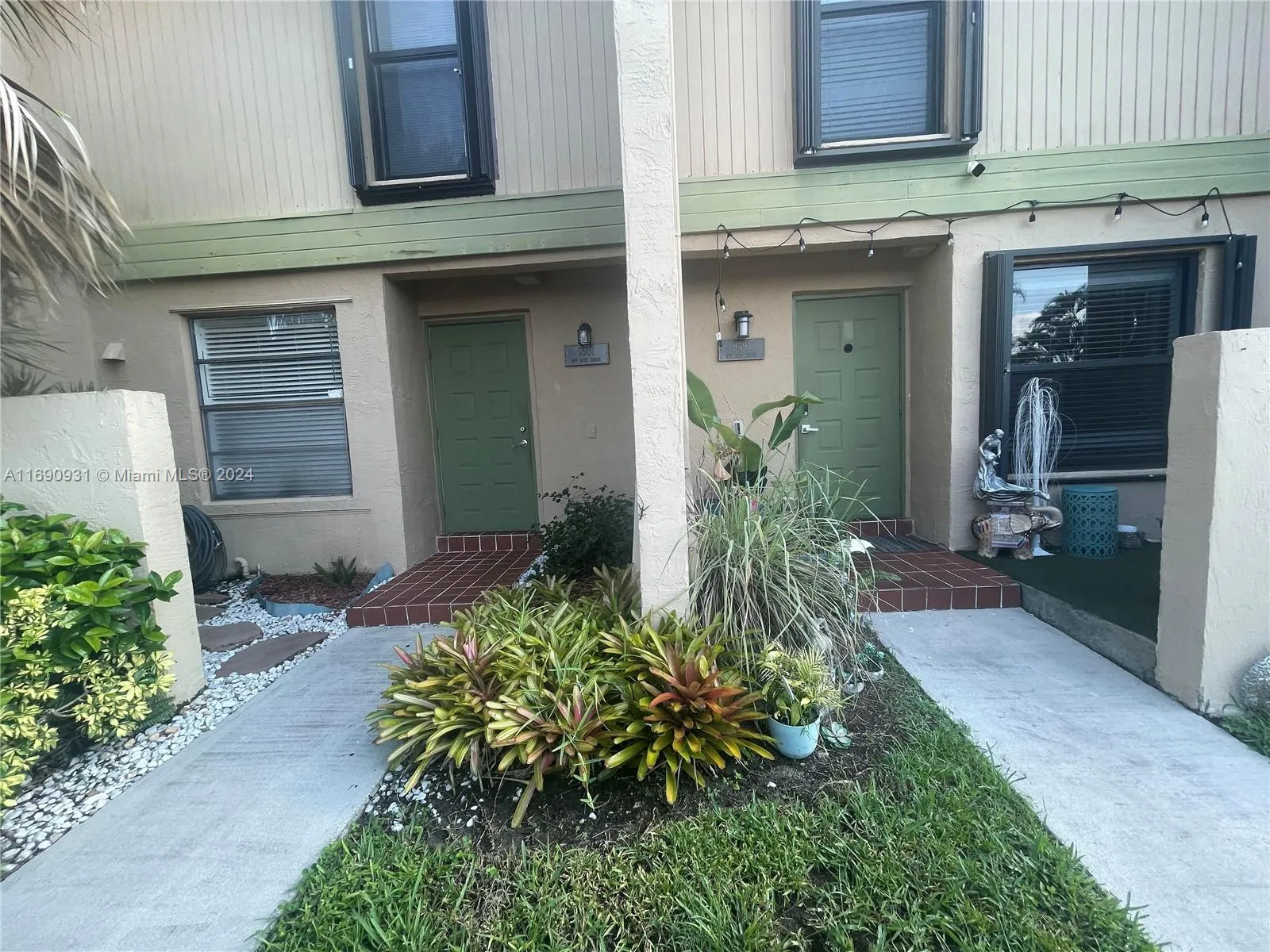 2 bedroom 2 bath for rent at 9501 NW 14th Ct # 214, Pembroke Pines FL 33024