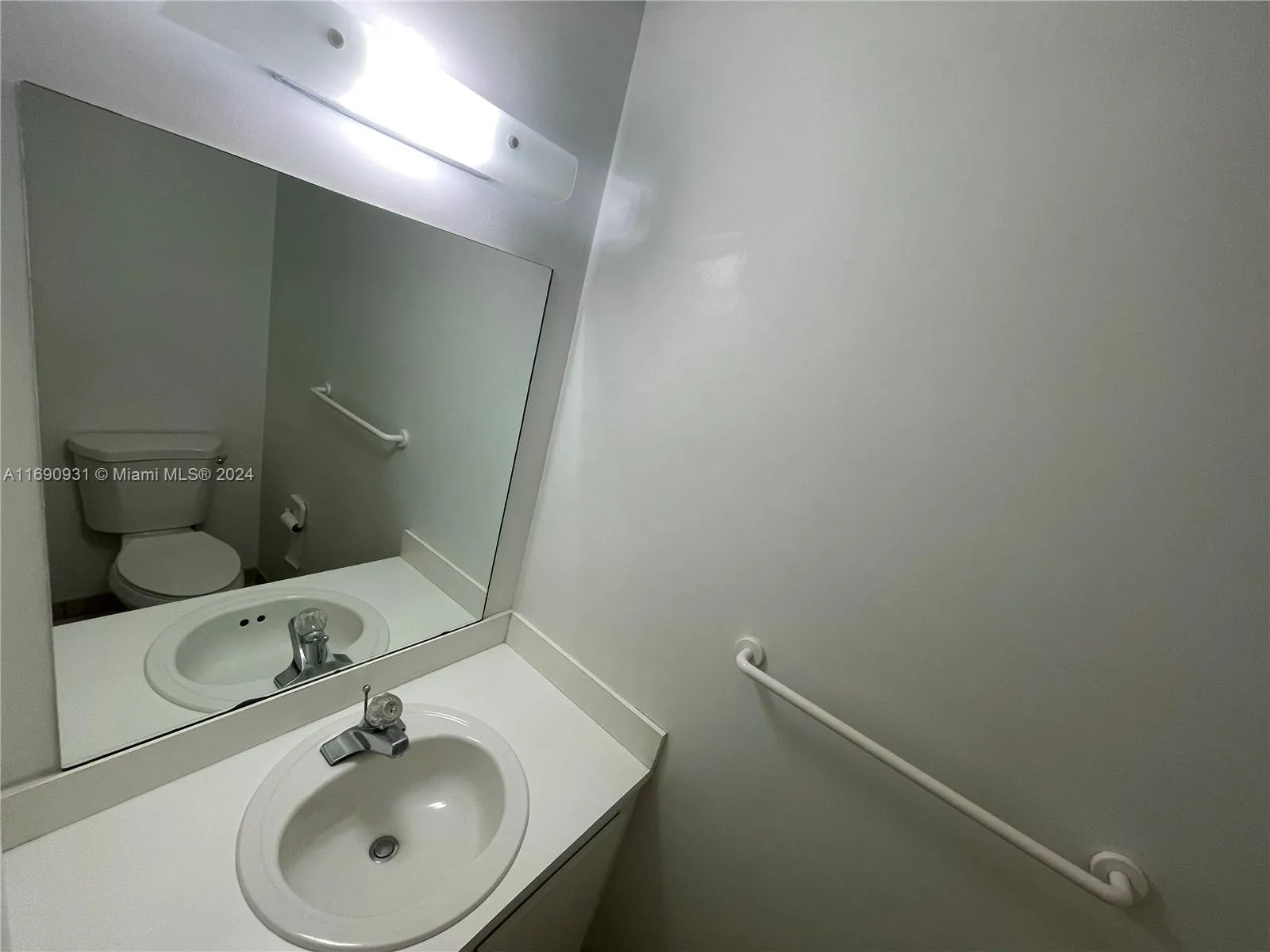 9501 NW 14th Ct # 214, Pembroke Pines FL 33024