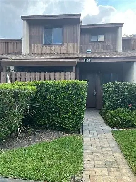 2 bedroom 1 bath for sale at 1556 N 15th Ter, Hollywood FL 33020