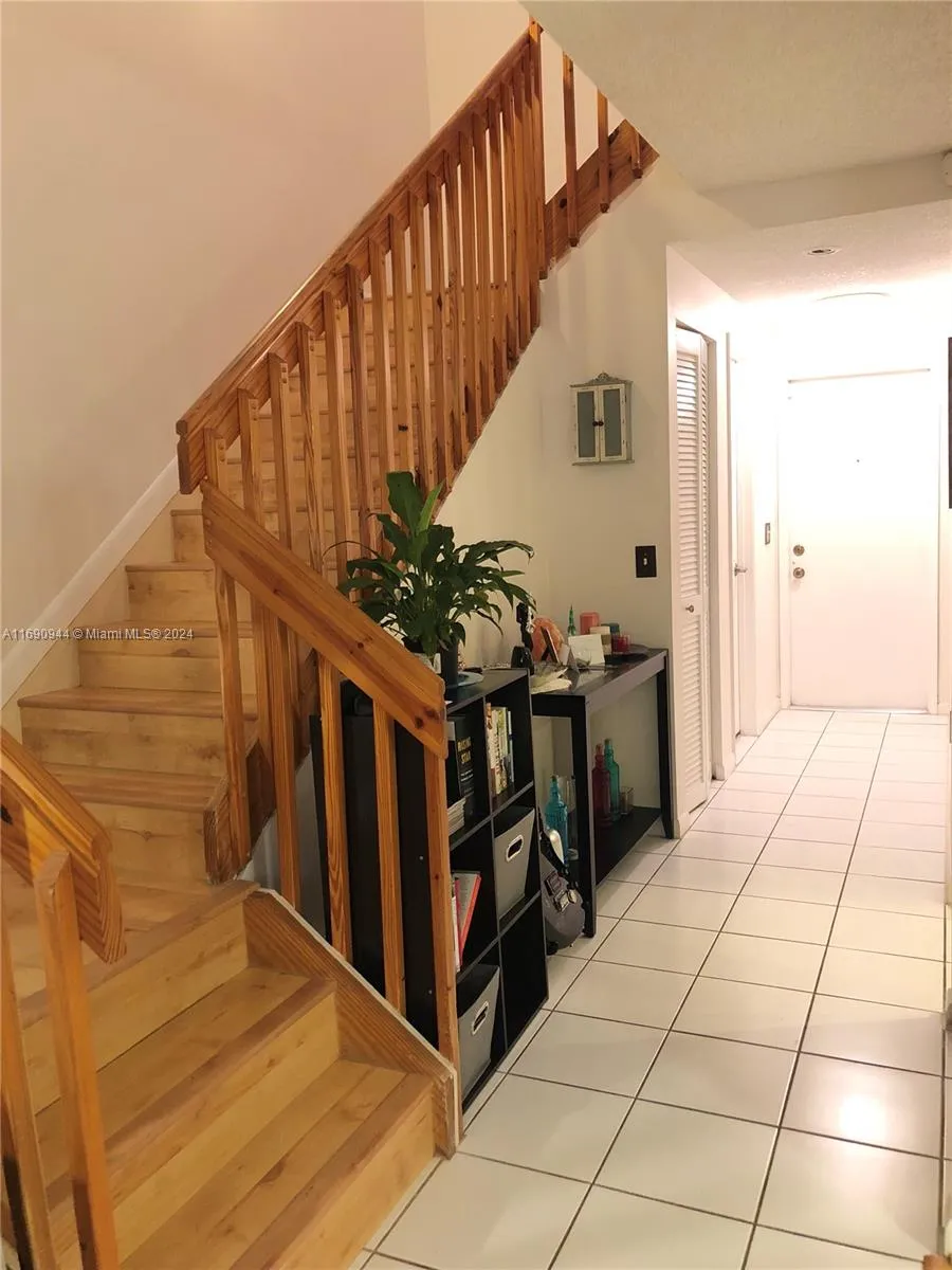 1556 N 15th Ter, Hollywood FL 33020