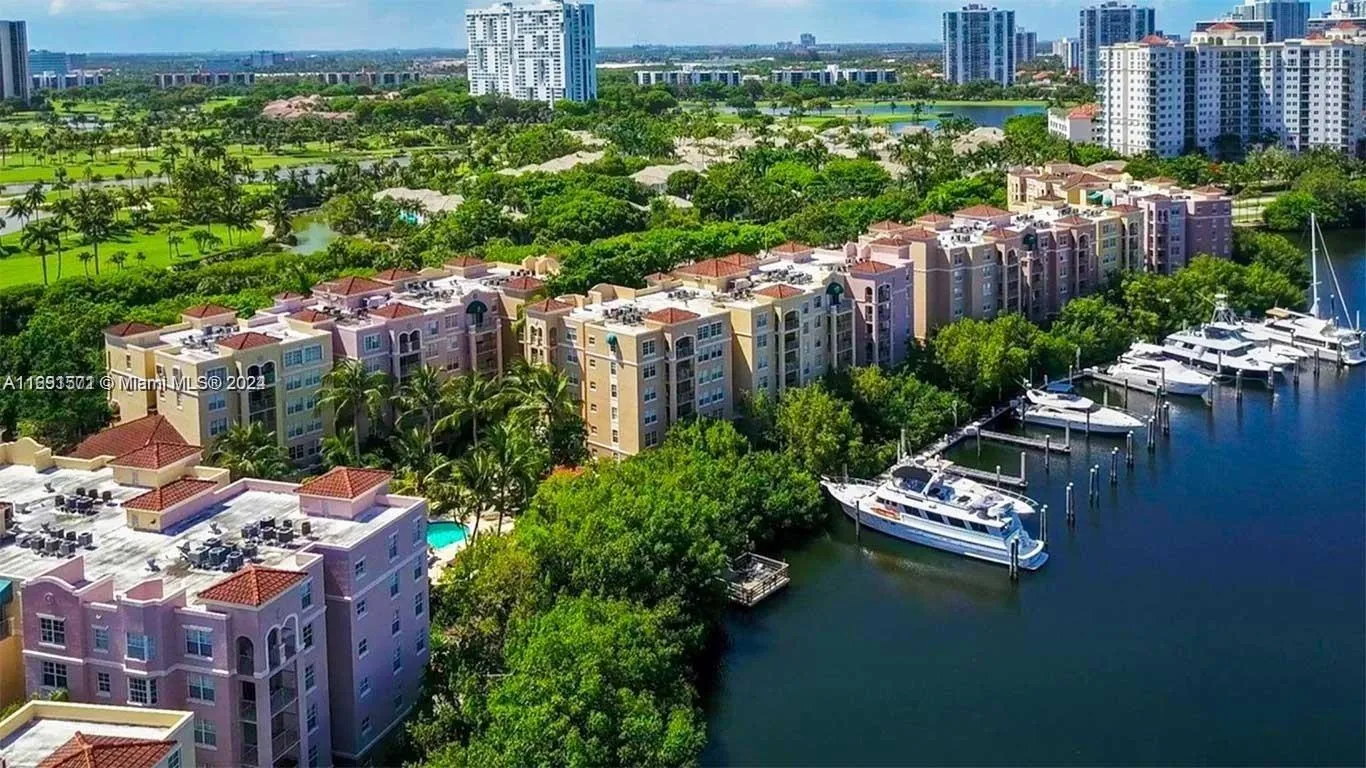 19777 E Country Club Dr, Aventura FL 33180