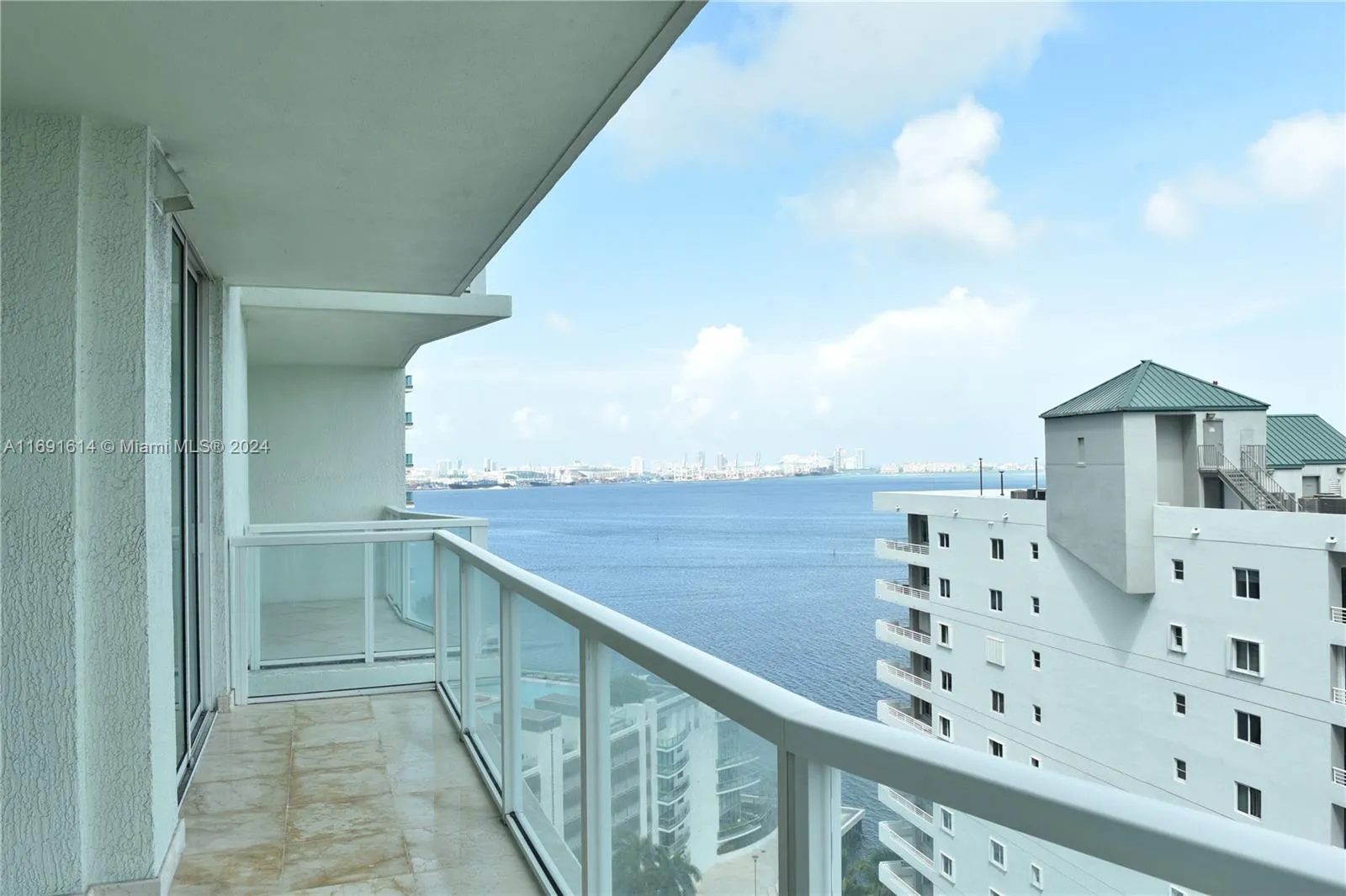 218 SE 14th St # 1703, Miami FL 33131