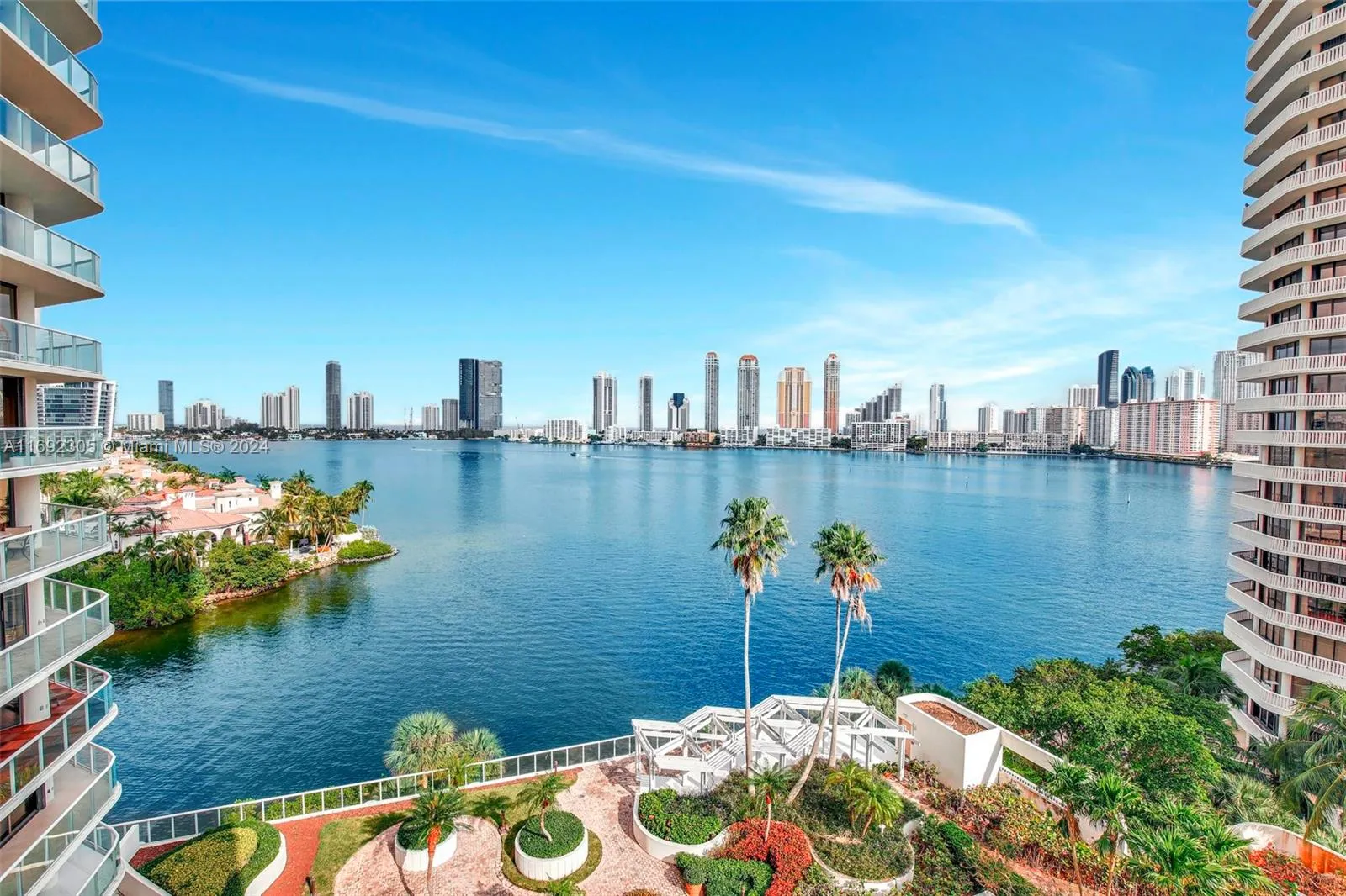 3 bedroom 3 bath for sale at 4000 Island Blvd # 1002, Aventura FL 33160