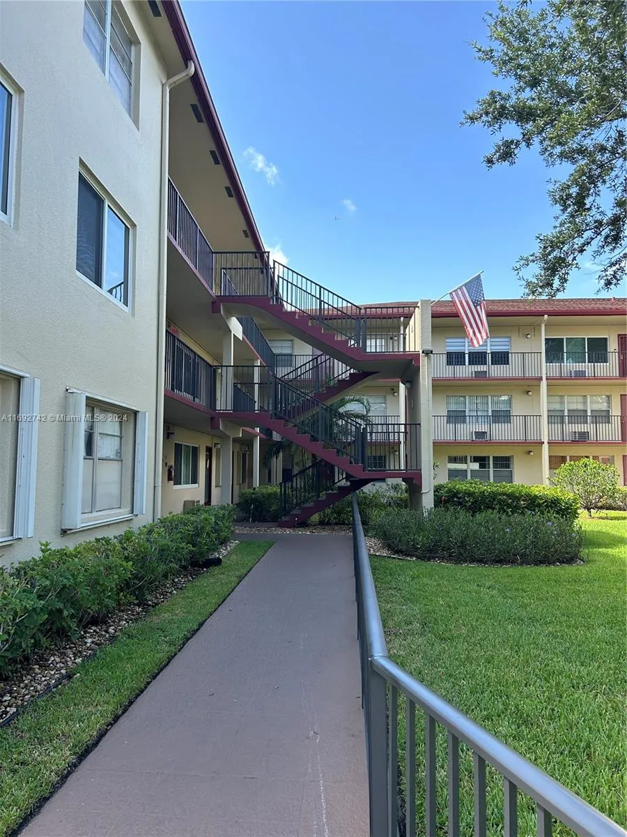 13300 SW 1st St # 105O, Pembroke Pines FL 33027