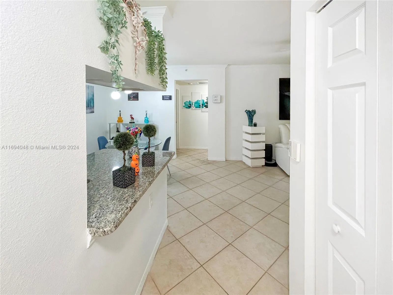 6533 Emerald Dunes Dr # 208, West Palm Beach FL 33411