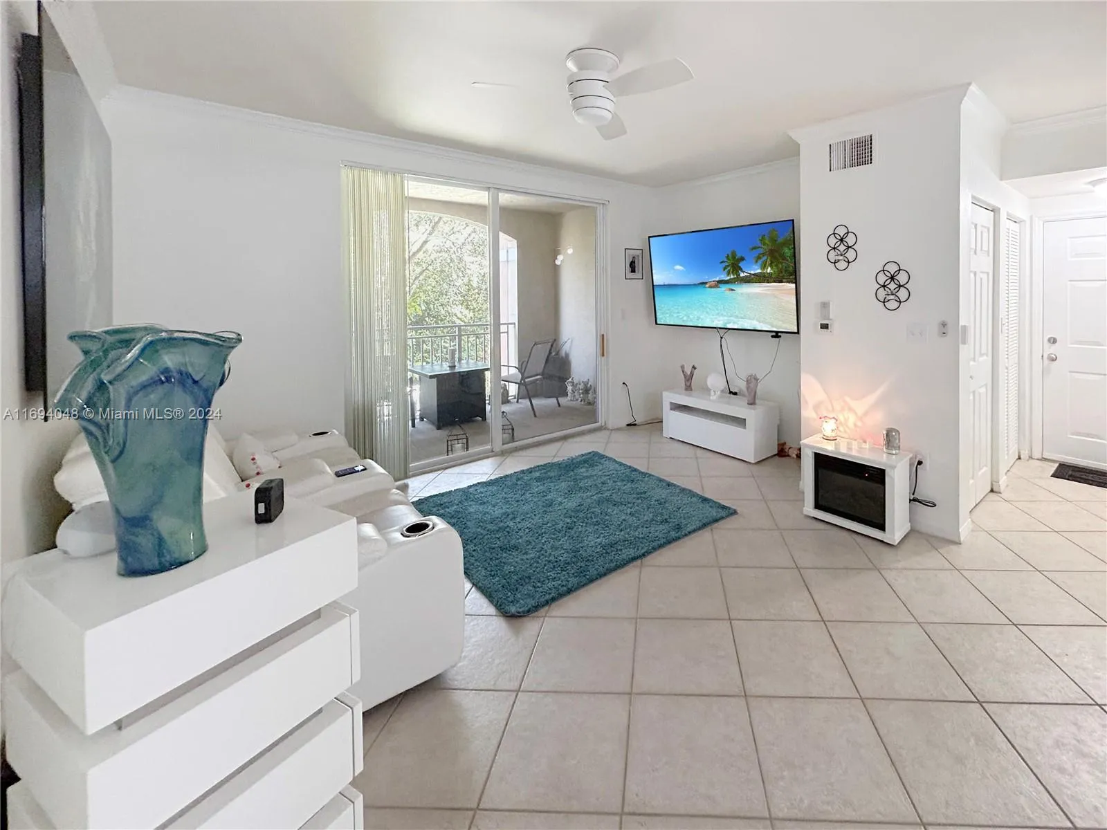 6533 Emerald Dunes Dr # 208, West Palm Beach FL 33411
