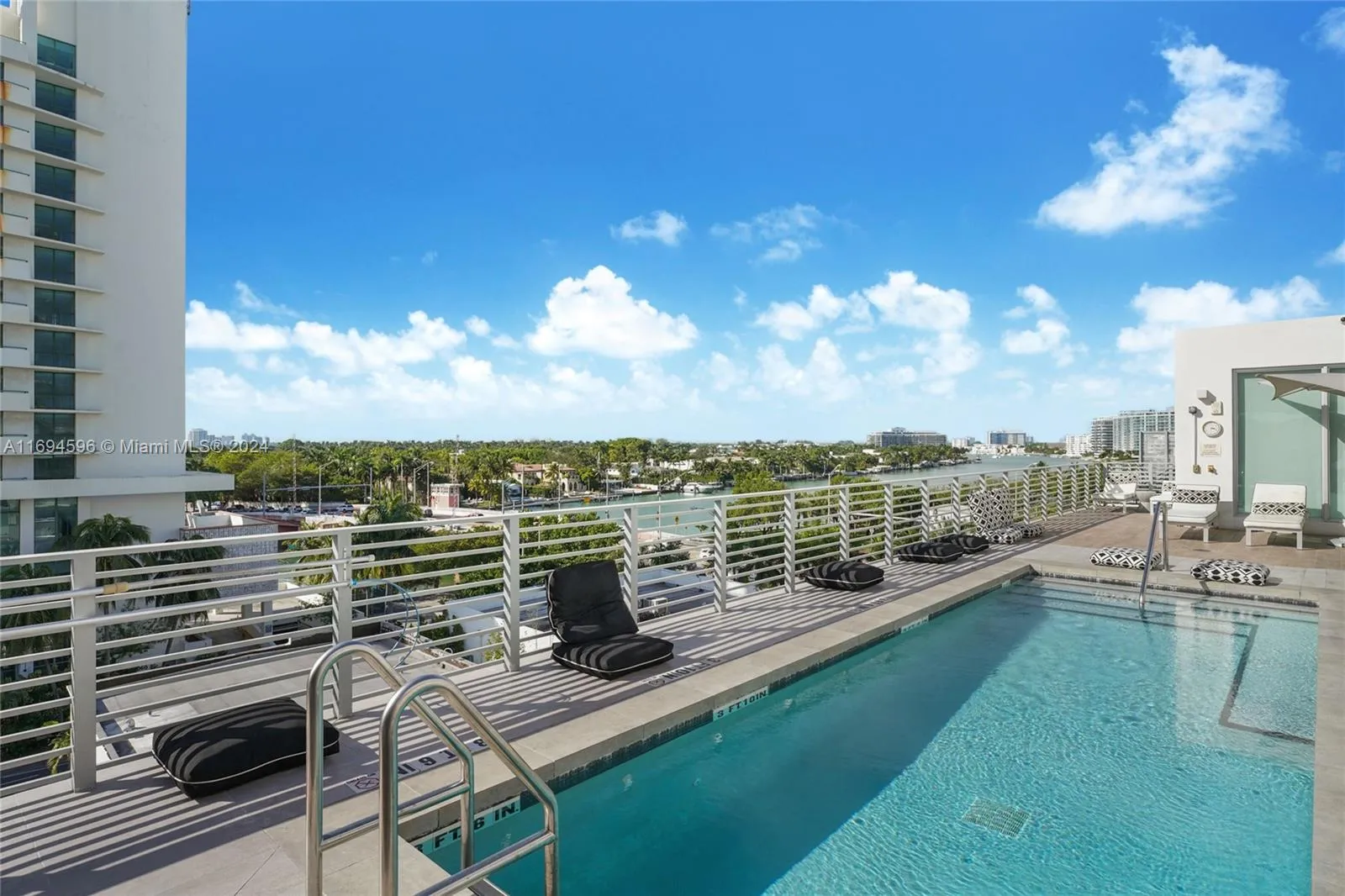 1 bedroom 1 bath for sale at 6080 Collins Ave # 102, Miami Beach FL 33140