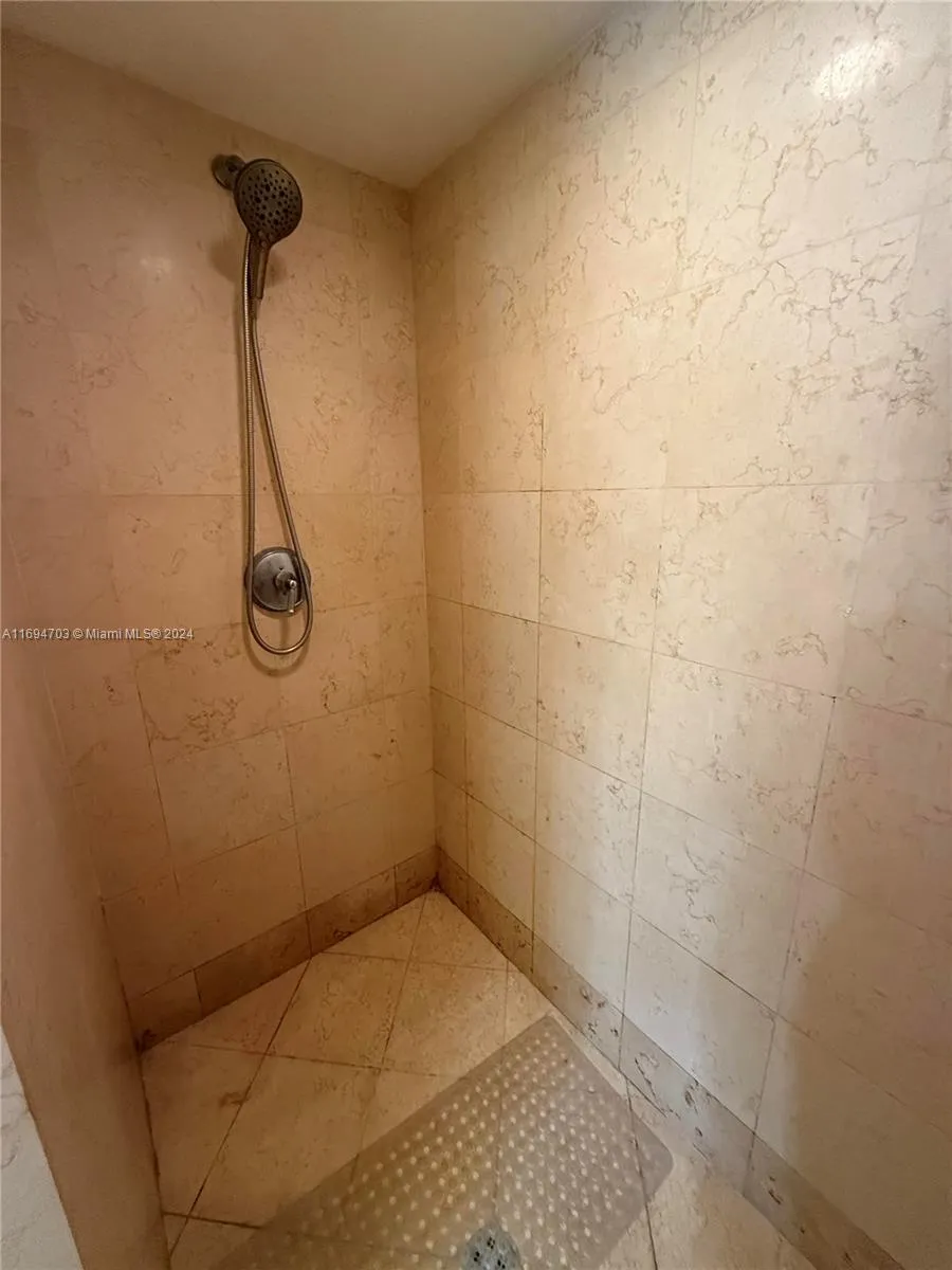 20000 E Country Club Dr # 803, Aventura FL 33180