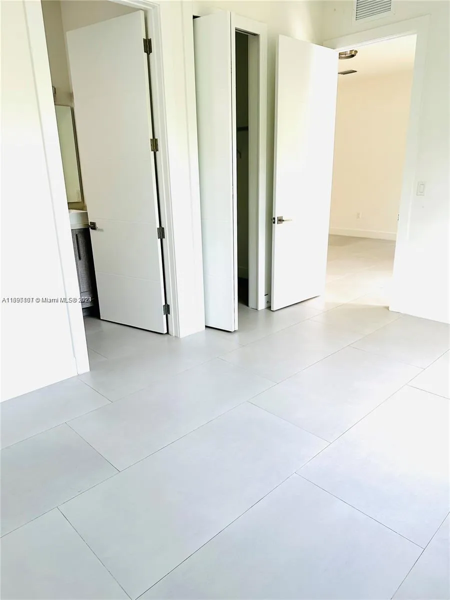 3586 Franklin Ave, Miami FL 33133