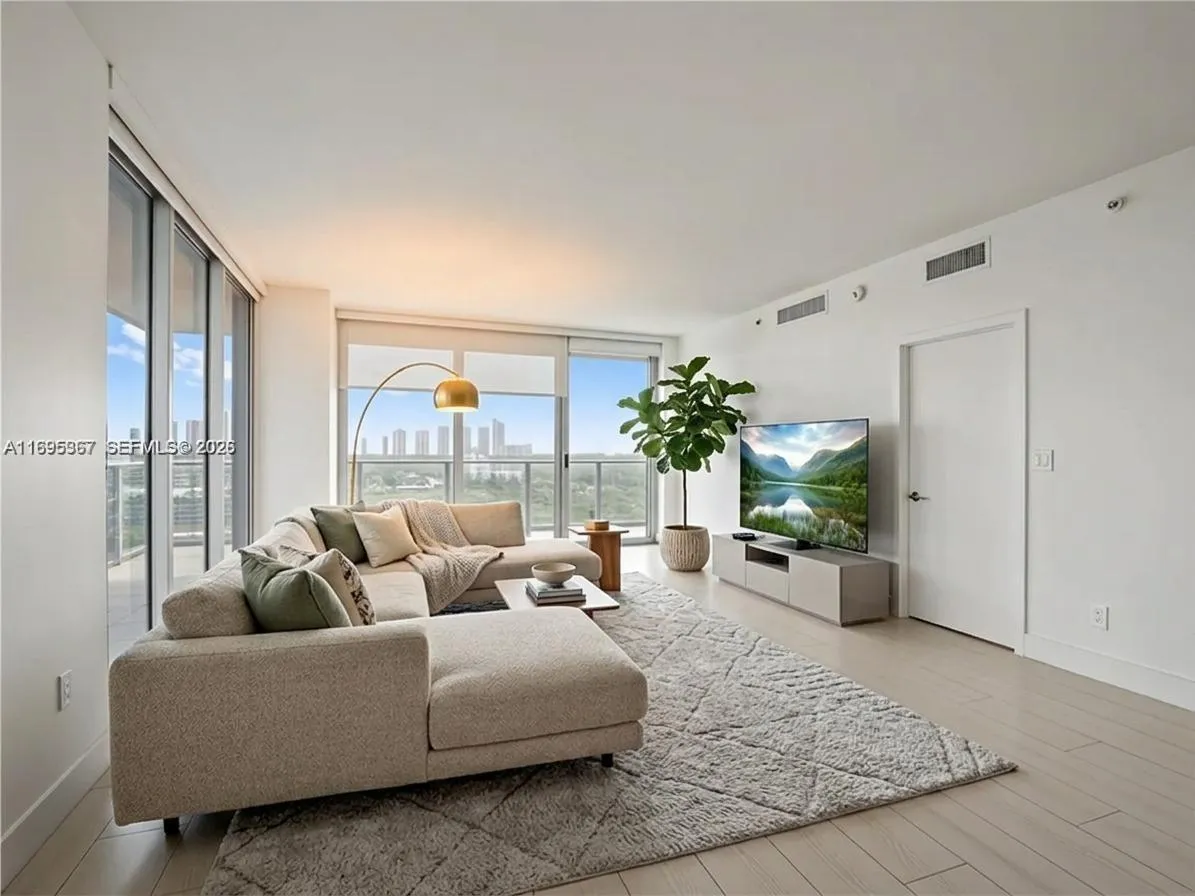 16385 Biscayne Blvd # 1615, North Miami Beach FL 33160