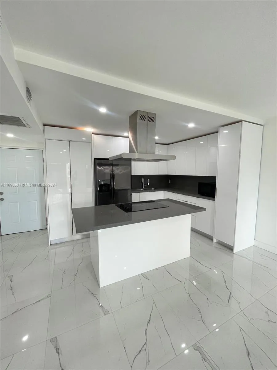8290 Lake Drive # 427, Doral FL 33166