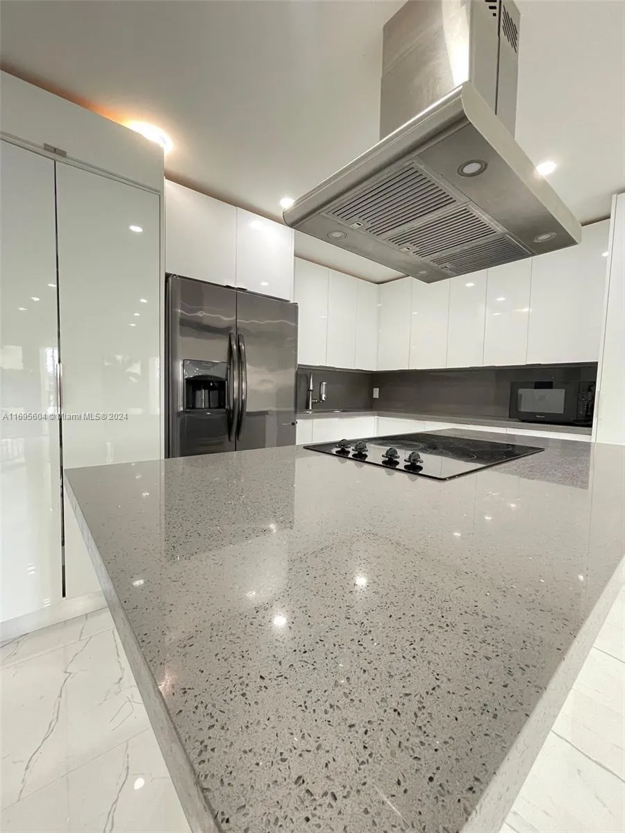 8290 Lake Drive # 427, Doral FL 33166