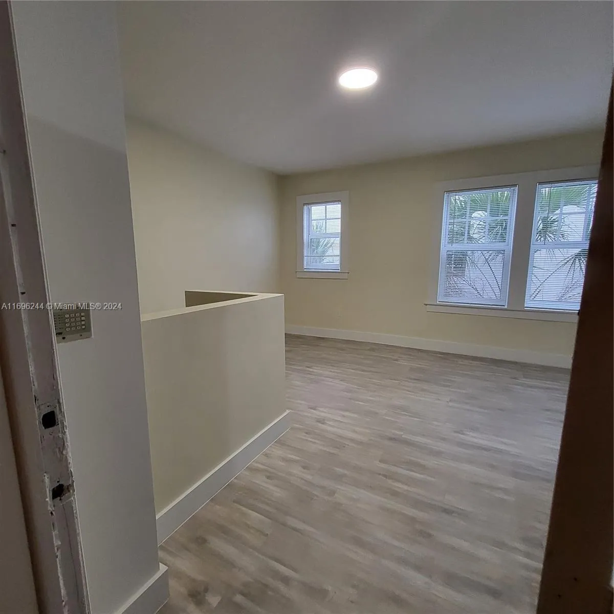 1 bedroom 1 bath for sale at 536 14th St # 301, Miami Beach FL 33139