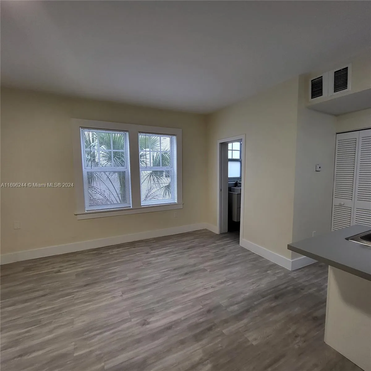 536 14th St # 301, Miami Beach FL 33139