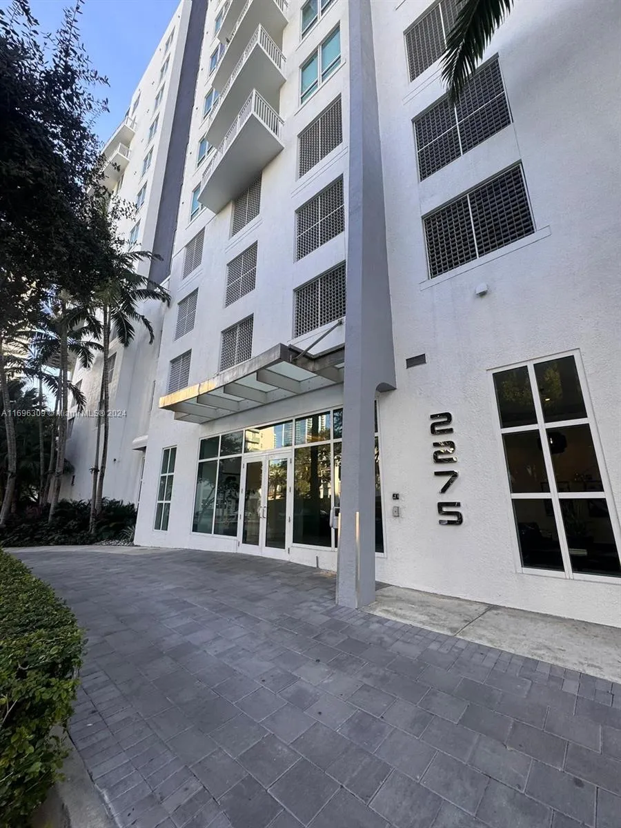 1 bedroom 1 bath for sale at 2275 Biscayne Blvd, Miami FL 33137