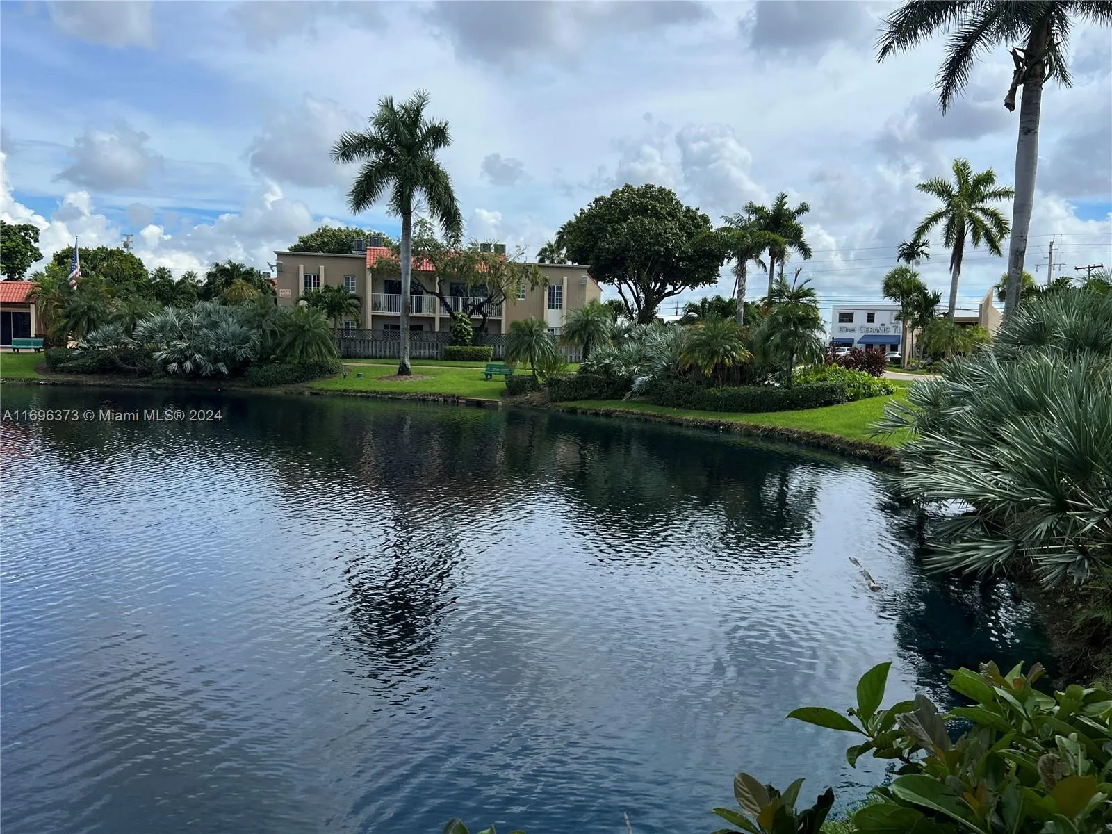 1 bedroom 1 bath for sale at 4910 NW 79th Ave # 205, Doral FL 33166