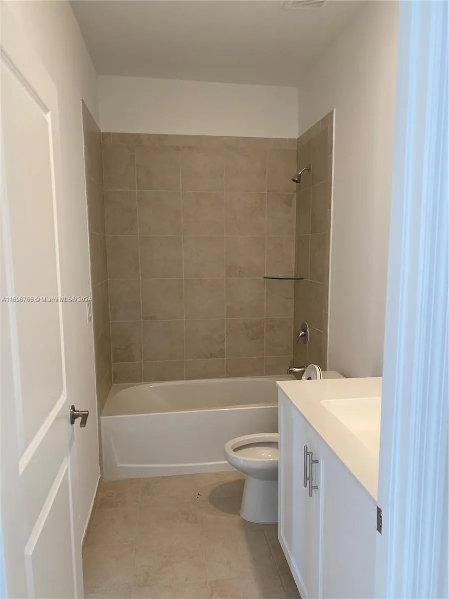 383 NE 208th Ter, Miami FL 33179