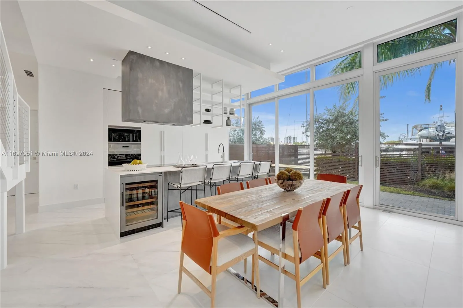 3750 Yacht Club Dr, Aventura FL 33180