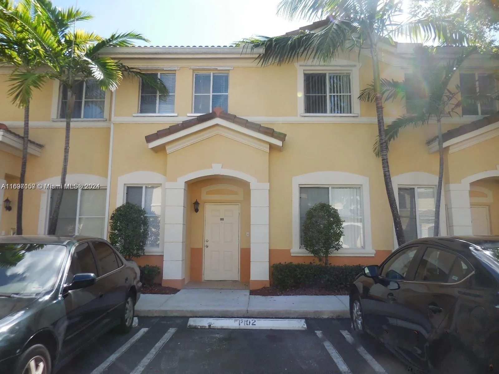 4 bedroom 3 bath for sale at 6940 NW 177th St # P102, Hialeah FL 33015