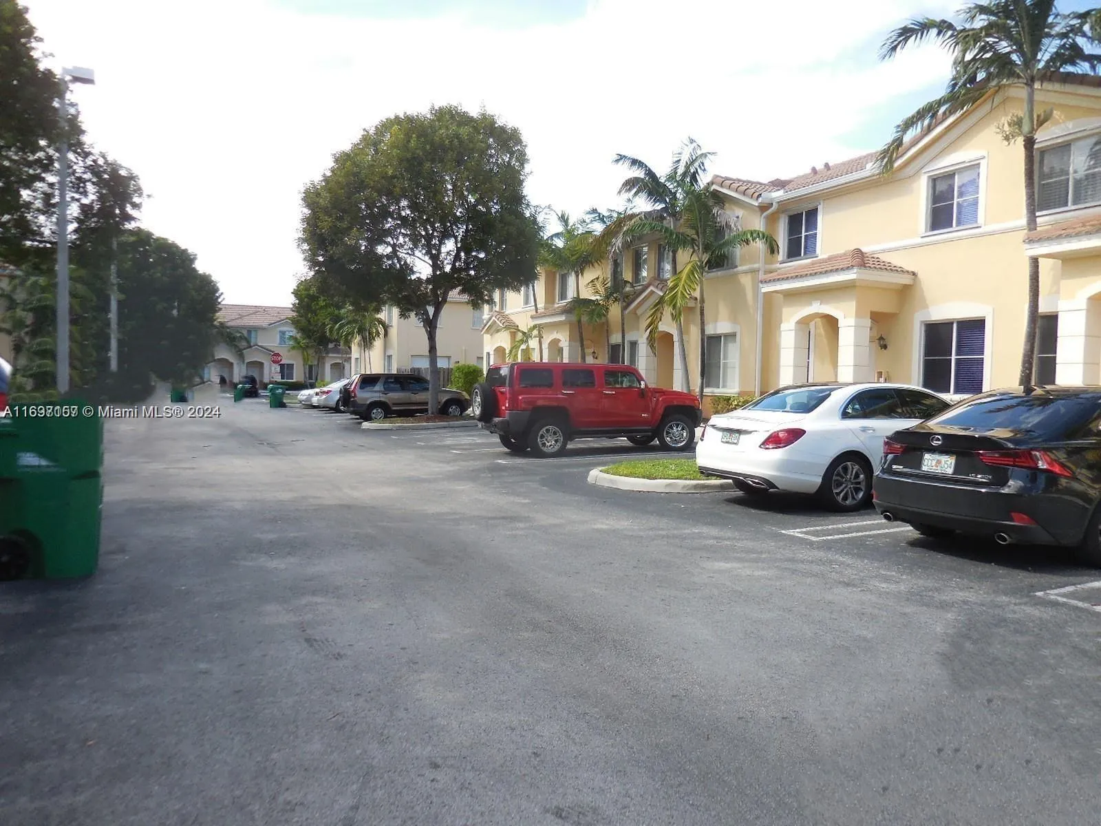 6940 NW 177th St # P102, Hialeah FL 33015