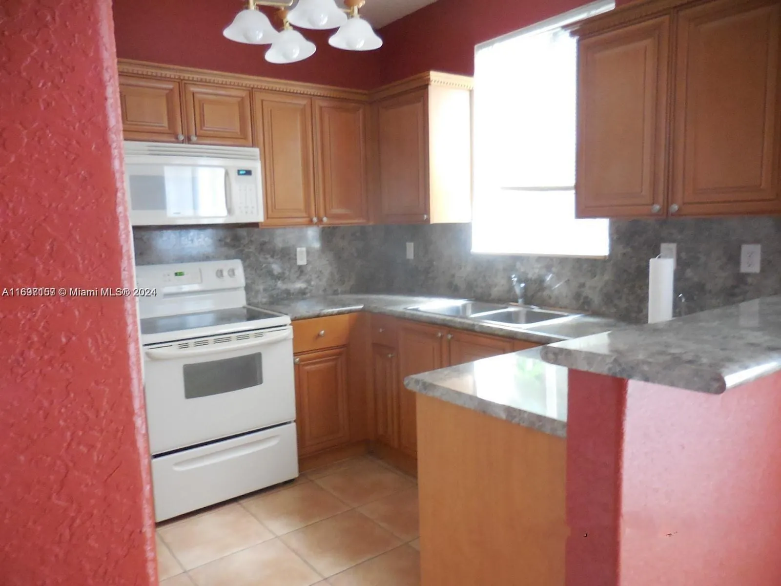 6940 NW 177th St # P102, Hialeah FL 33015