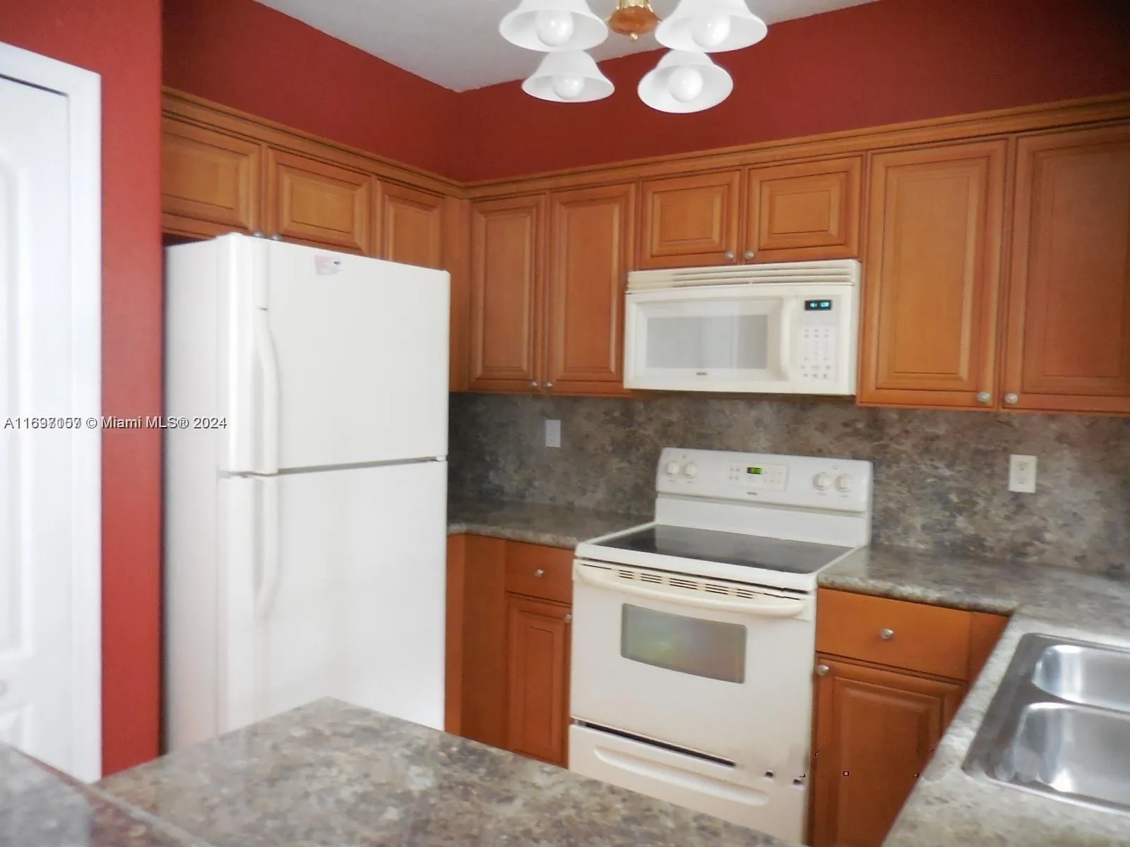 6940 NW 177th St # P102, Hialeah FL 33015
