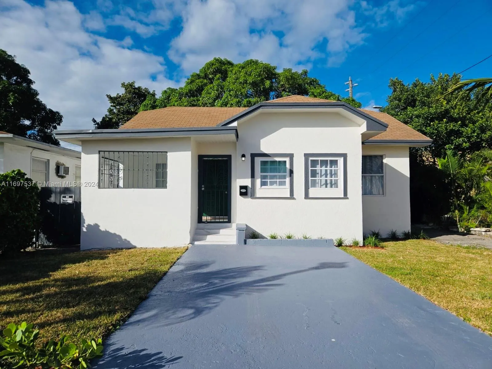 2 bedroom 1 bath for sale at 645 NW 47th St, Miami FL 33127