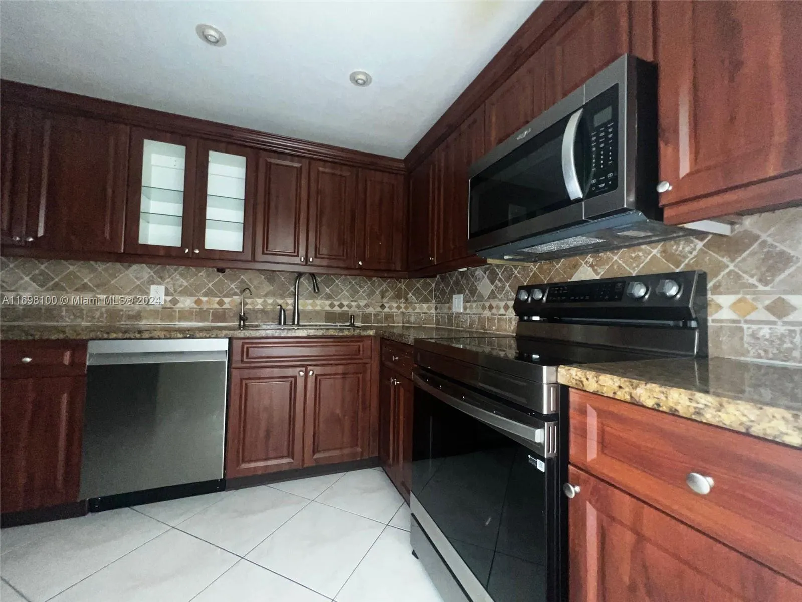 3800 Hillcrest Dr # 921, Hollywood FL 33021