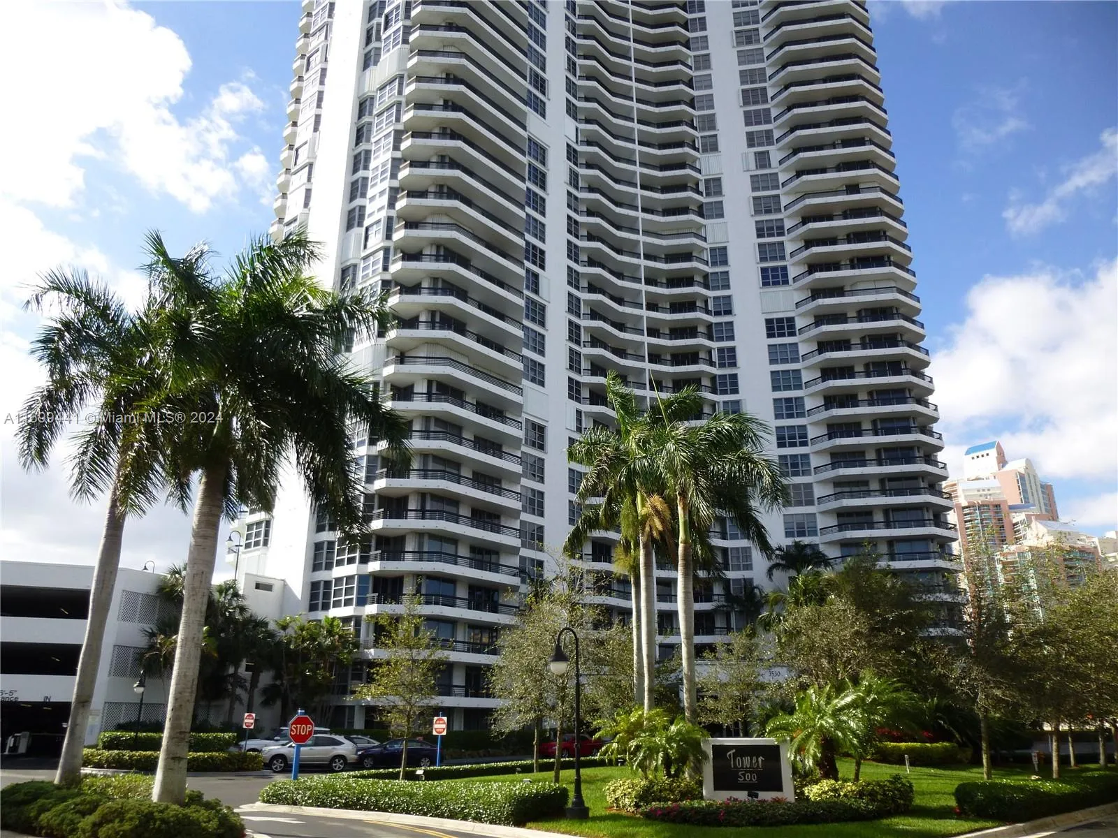 2 bedroom 2 bath for rent at 3530 Mystic Pointe Dr # 3106, Aventura FL 33180