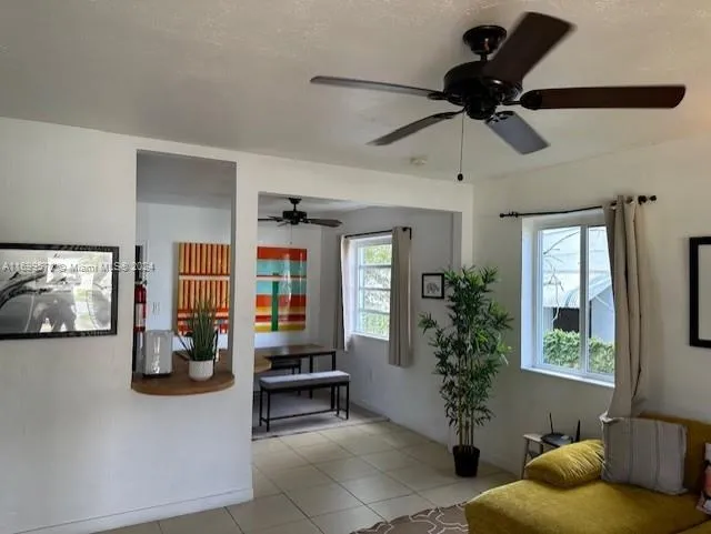 810 NW 43rd St, Miami FL 33127