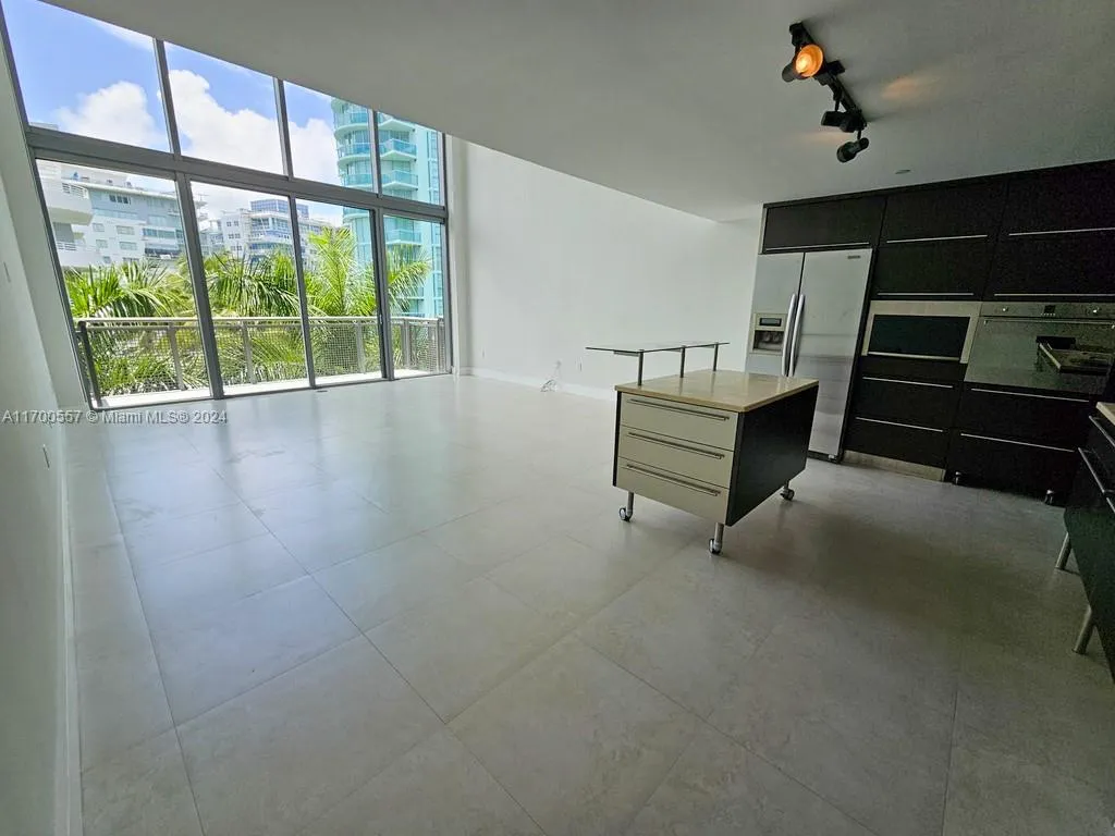 6000 Collins Ave # 528, Miami Beach FL 33140