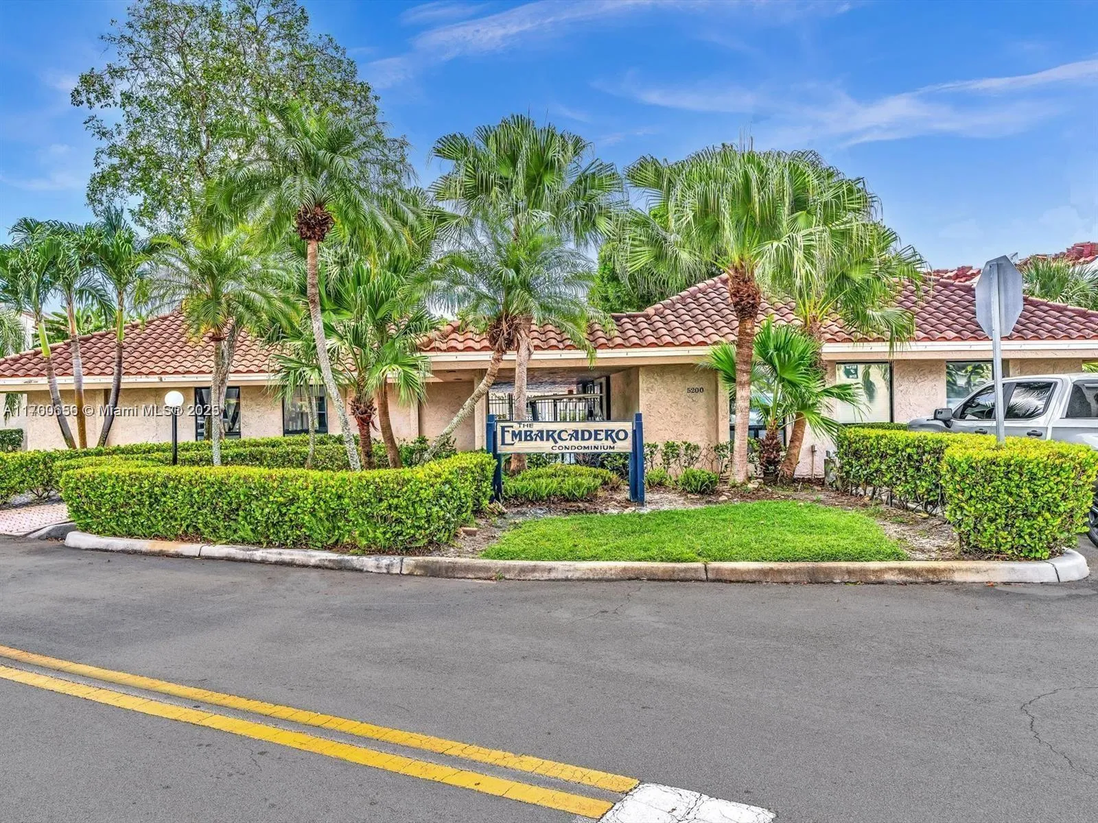 2 bedroom 1 bath for sale at 5236 NE 6th Ave # G25, Oakland Park FL 33334