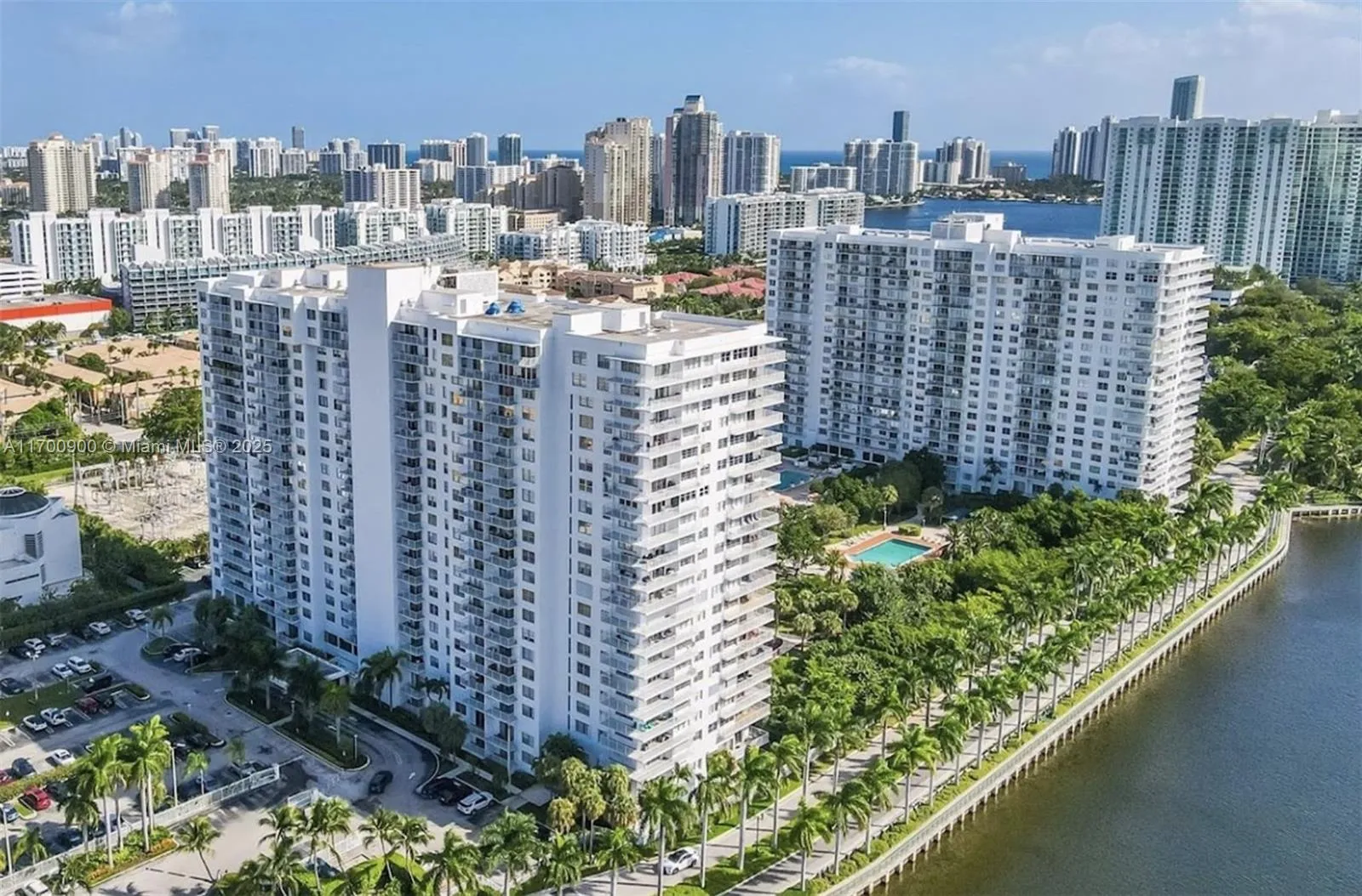 2 bedroom 2 bath for sale at 2851 NE 183rd St # 501E, Aventura FL 33160