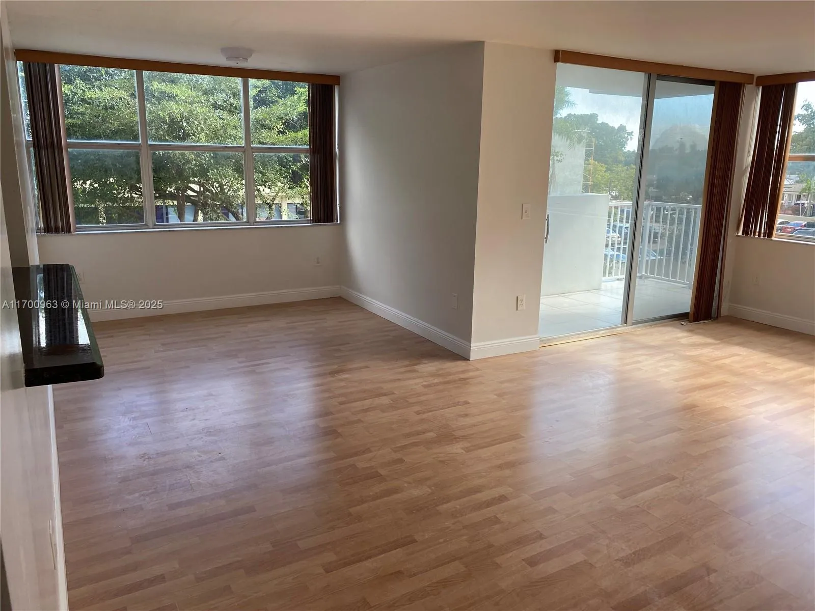 1300 NE Miami Gardens Dr # 307E, Miami FL 33179