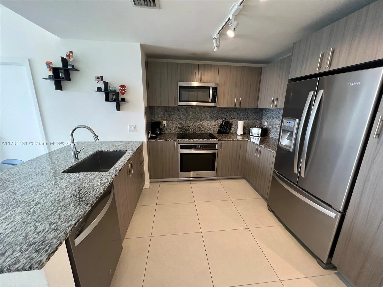 5350 NW 84th Ave # 1711, Doral FL 33166