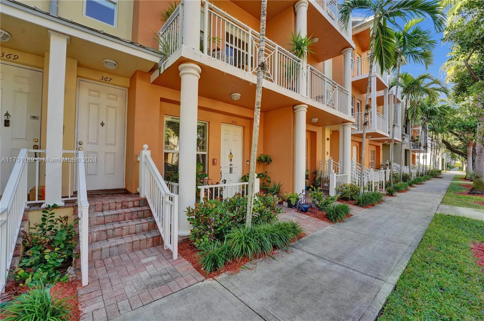 2 bedroom 2 bath for sale at 367 SW 13th Ter # 367, Fort Lauderdale FL 33312