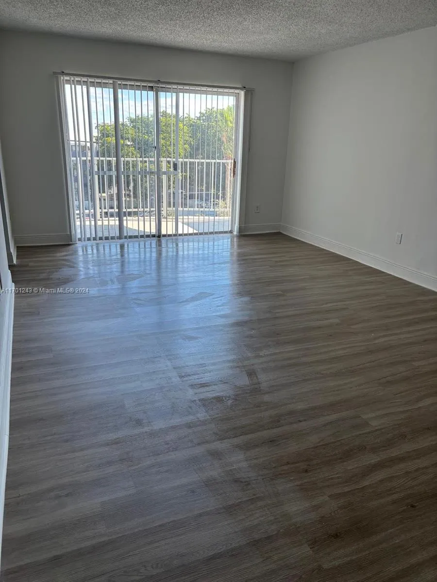 488 NW 165th St Rd # 616, Miami FL 33169