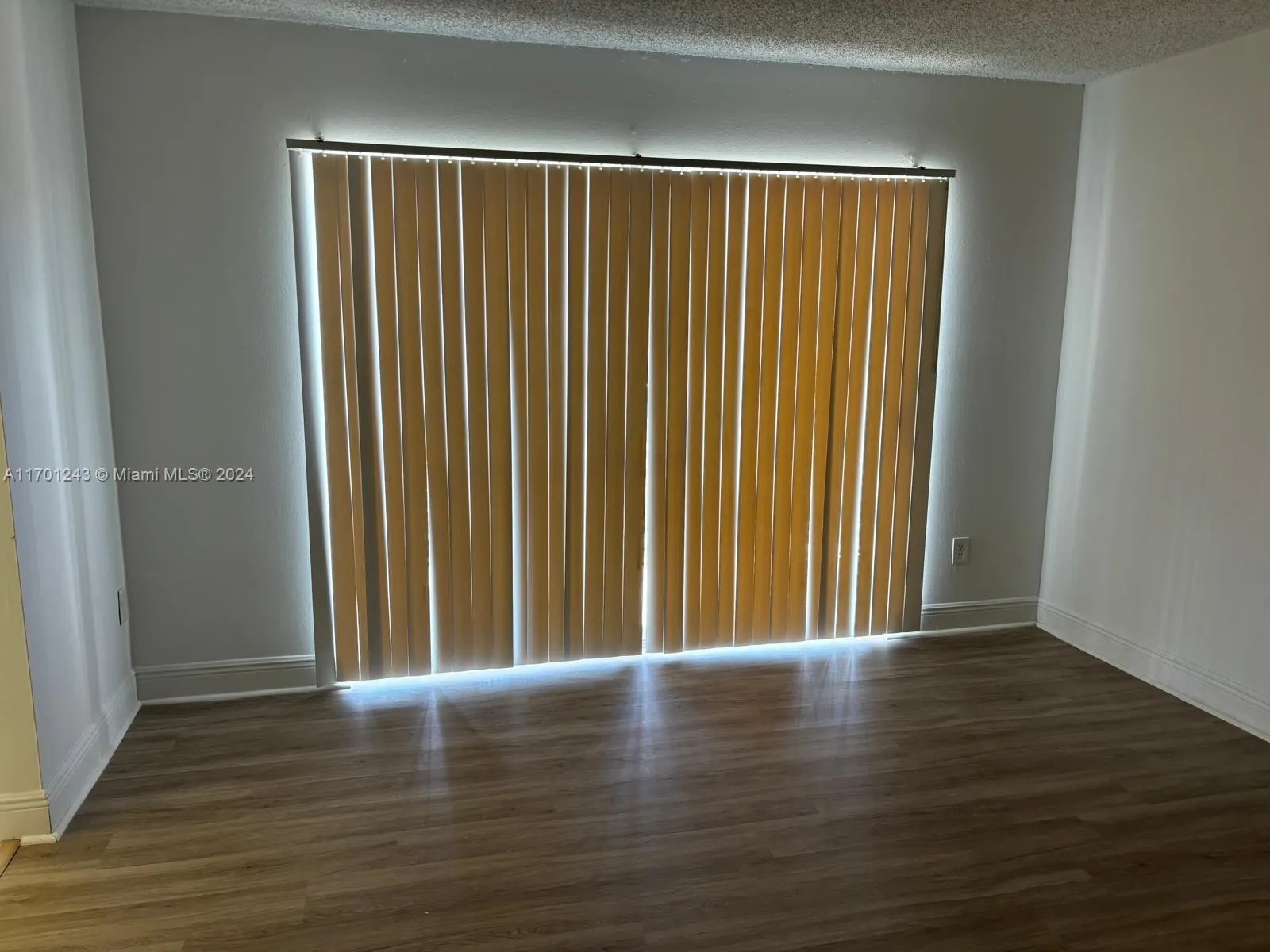 488 NW 165th St Rd # 616, Miami FL 33169