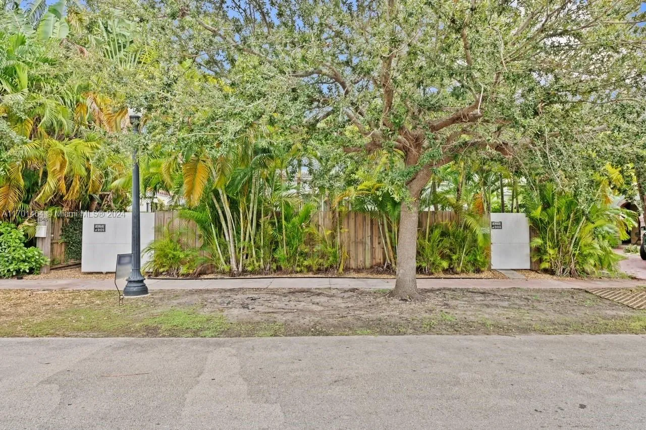 3 bedroom 2 bath for rent at 1545 Biarritz Dr, Miami Beach FL 33141