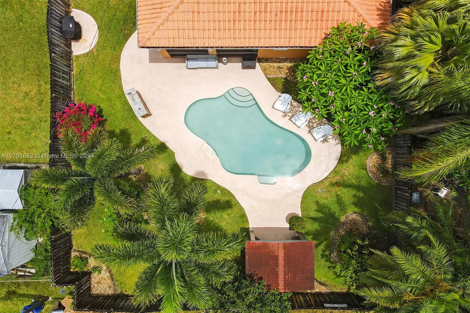 3 bedroom 2 bath for sale at 1410 Mayo St, Hollywood FL 33020