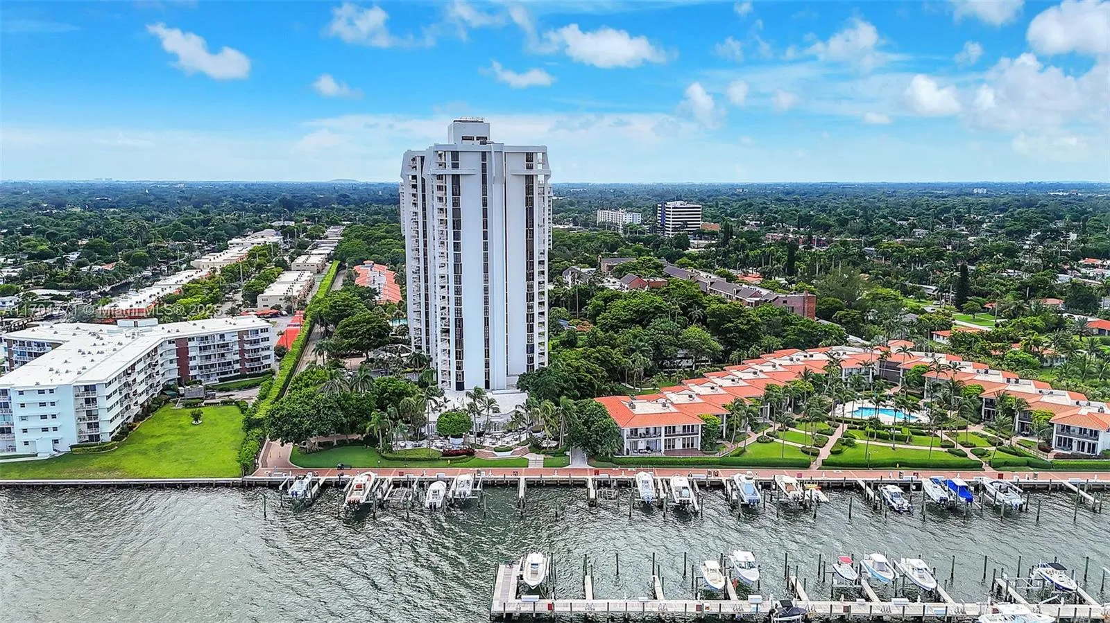 4000 Towerside Ter, Miami FL 33138