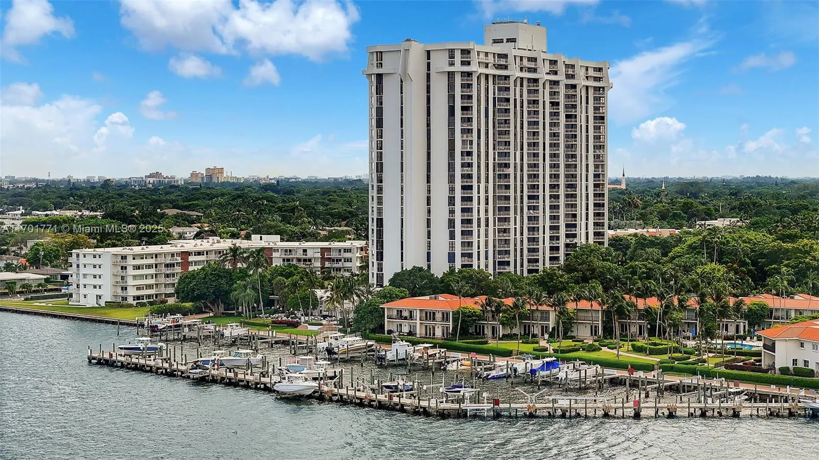 4000 Towerside Ter, Miami FL 33138