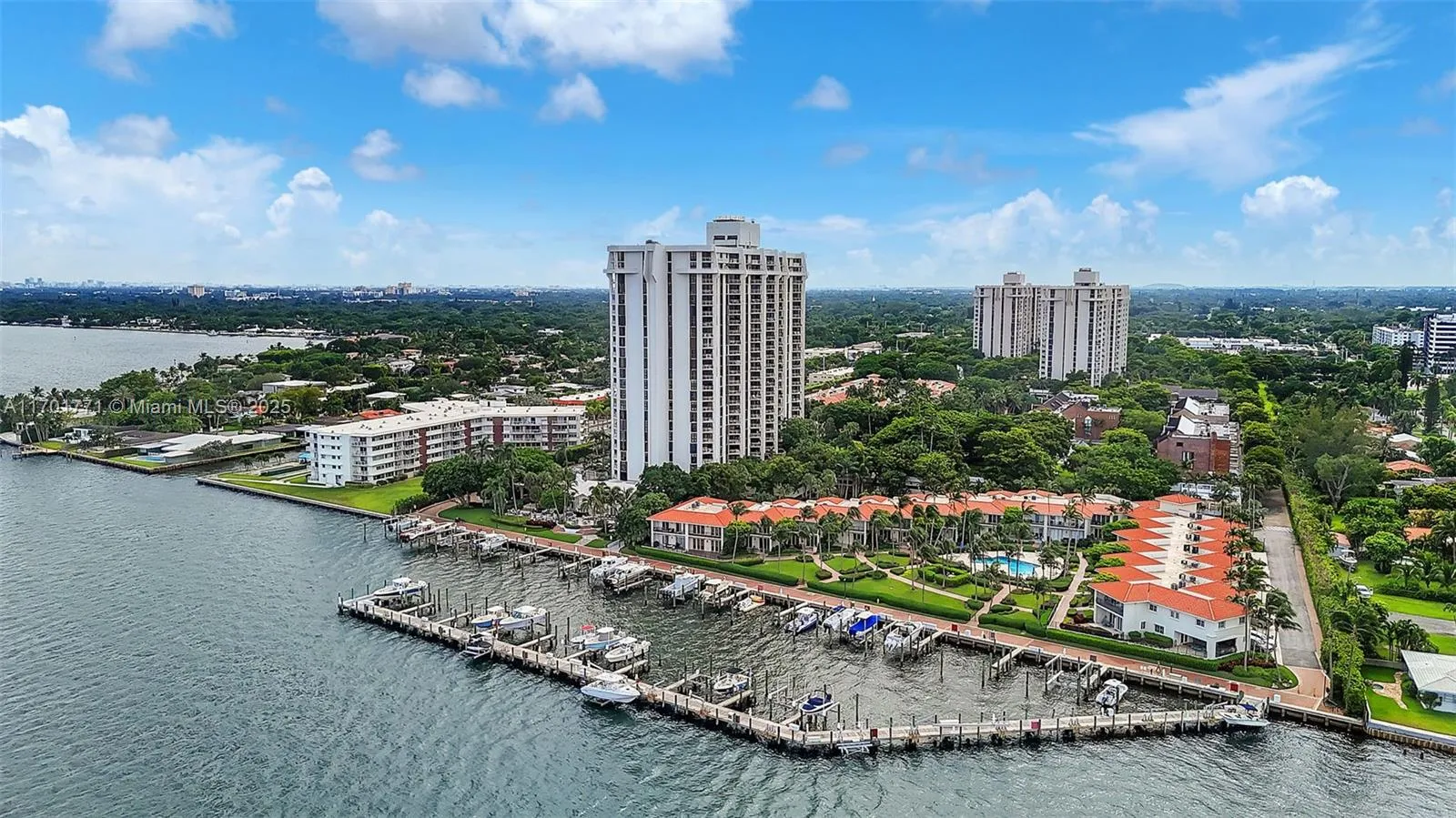 4000 Towerside Ter, Miami FL 33138