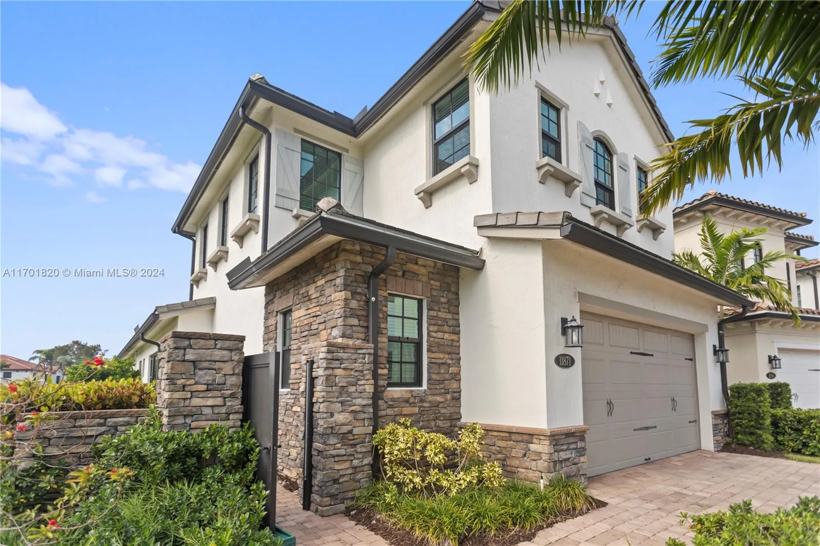11871 SW 13th Ct, Pembroke Pines FL 33025
